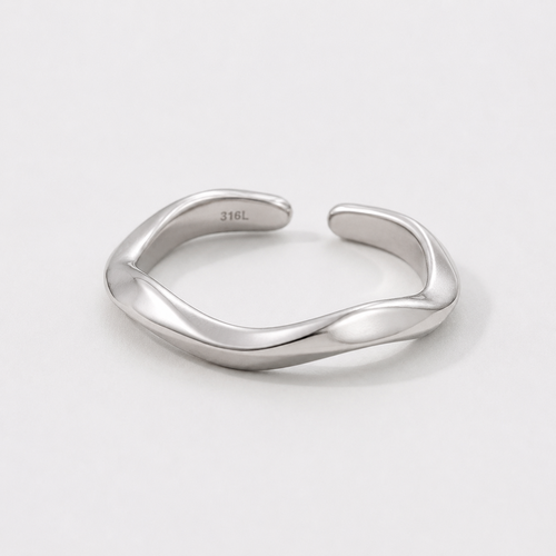 VEER adjustable ring in Silver on a clean white background